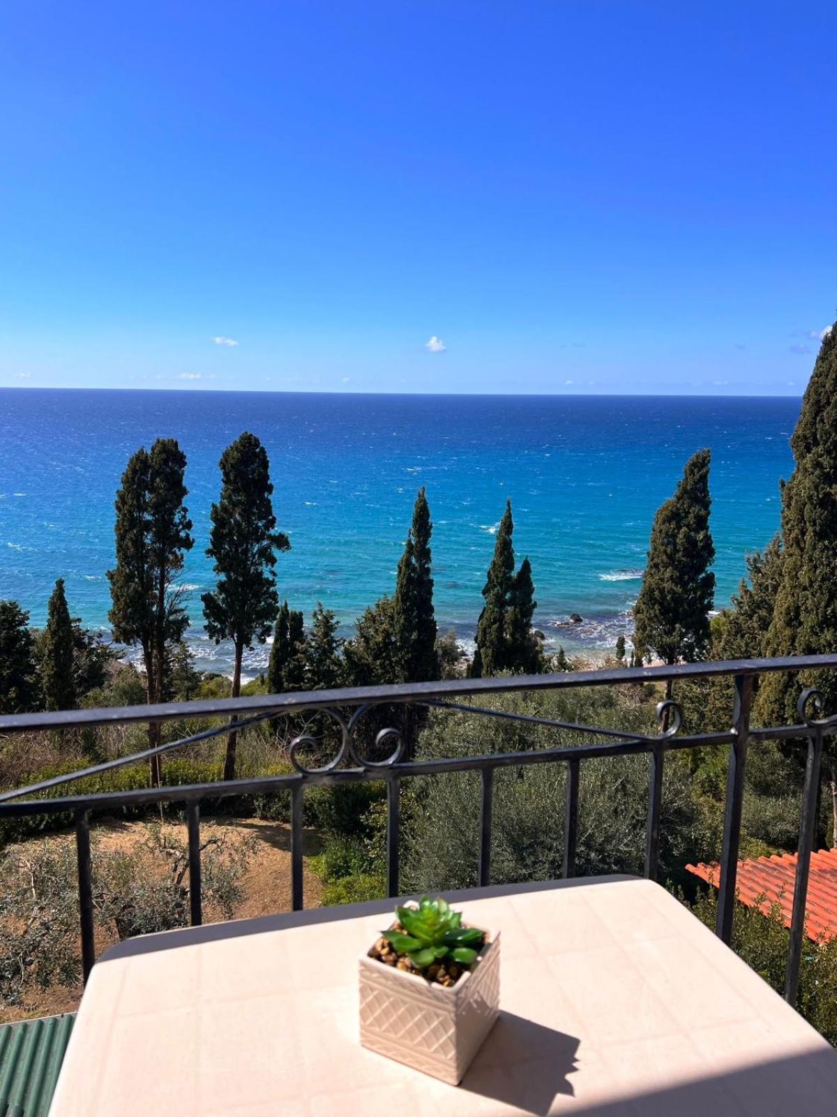 Stefanos Apartments By Sv Alians Agios Gordios  Exterior photo